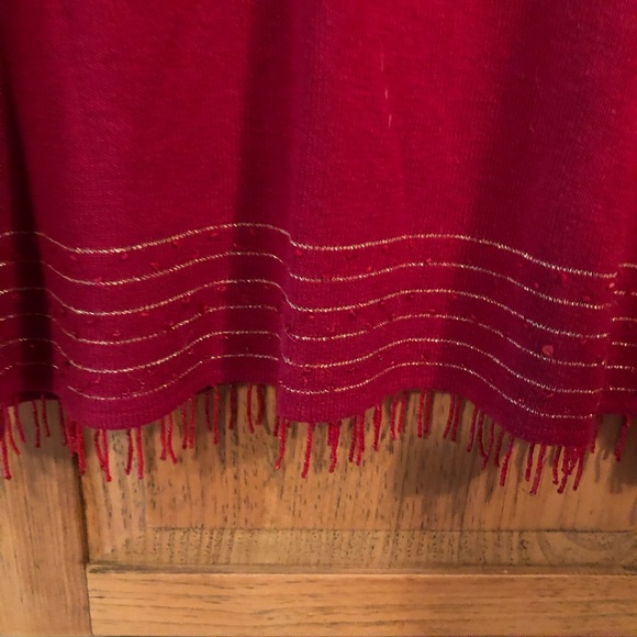 Red sweater with gold detail - Picture 2 of 5